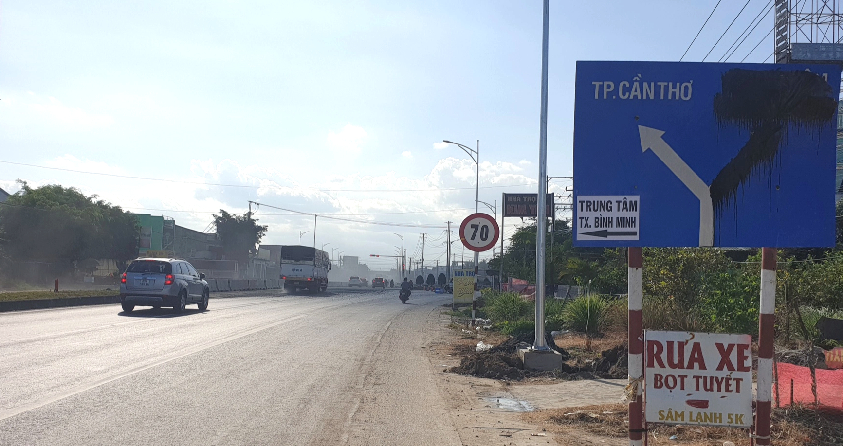 Cao tốc Mỹ Thuận - Cần Thơ th&ocirc;ng xe hai chiều, xe cộ tấp nập ng&agrave;y cuối năm- Ảnh 2.