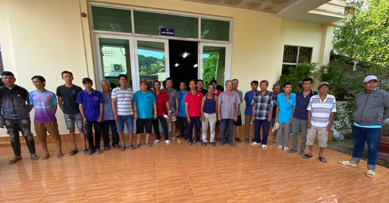 Bắt 49 người đ&aacute; g&agrave; qua mạng ăn tiền ở An Giang- Ảnh 1.