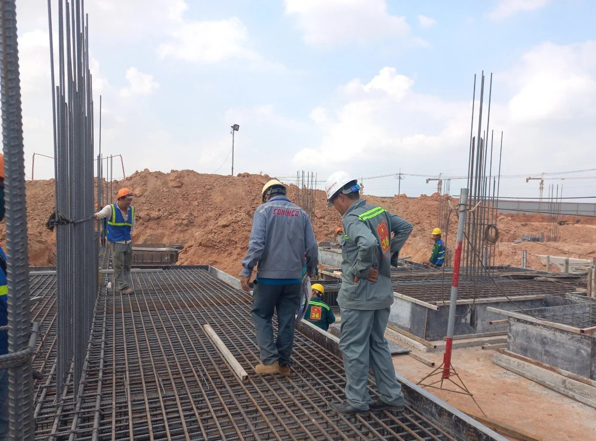 Tết kh&ocirc;ng nghỉ tr&ecirc;n c&ocirc;ng tr&igrave;nh điều h&agrave;nh bay 3.500 tỷ đồng- Ảnh 2.