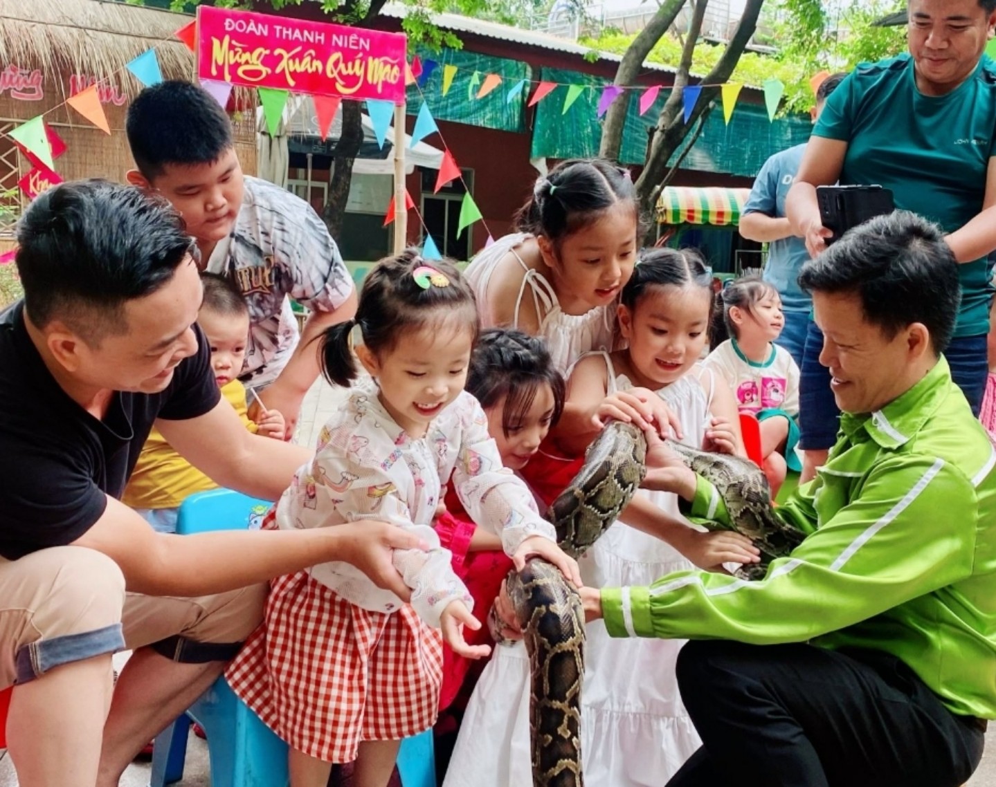 TP.HCM: Nhiều điểm vui chơi thu h&uacute;t kh&aacute;ch dịp tết Dương lịch- Ảnh 4.