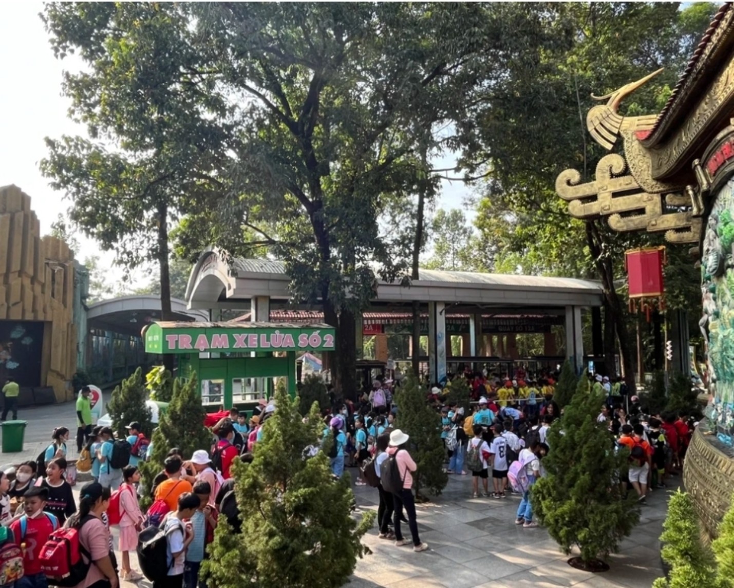 TP.HCM: Nhiều điểm vui chơi thu h&uacute;t kh&aacute;ch dịp tết Dương lịch- Ảnh 3.