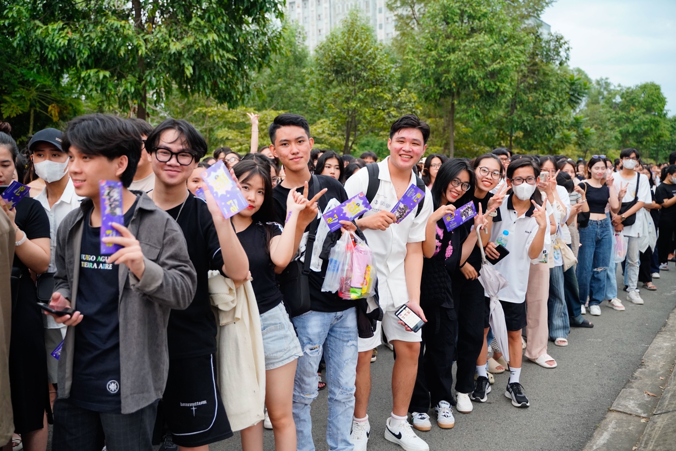 Hơn 50.000 kh&aacute;n giả ch&aacute;y hết &ldquo;chất T&ocirc;i&rdquo; c&ugrave;ng Sơn T&ugrave;ng M-TP, HIEUTHUHAI tại đại nhạc hội cuối tuần qua - Ảnh 2.
