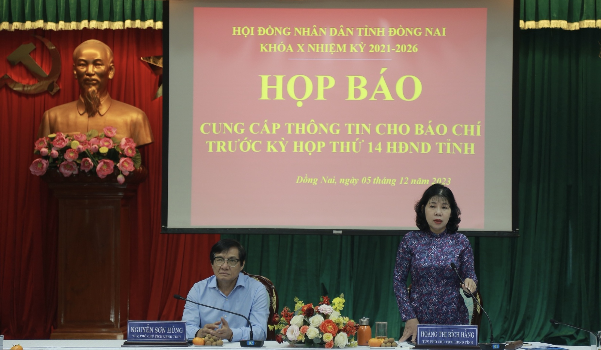 Cử tri kiến nghị n&acirc;ng cấp nhiều tuyến đường v&agrave; hệ thống tho&aacute;t nước để giảm kẹt xe v&agrave; ngập - Ảnh 2.