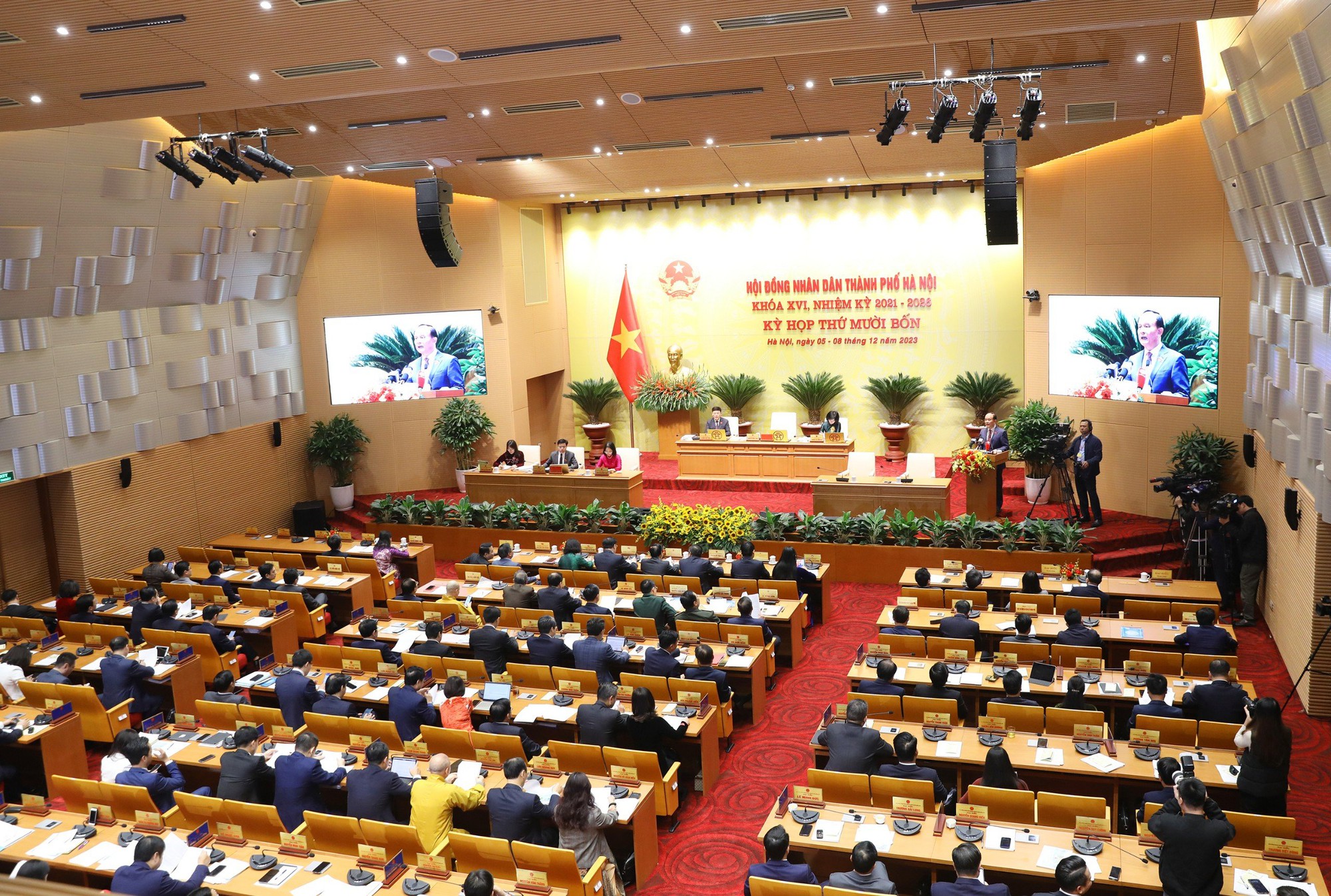 HĐND th&agrave;nh phố H&agrave; Nội th&ocirc;ng qua danh s&aacute;ch lấy phiếu t&iacute;n nhiệm - Ảnh 1.