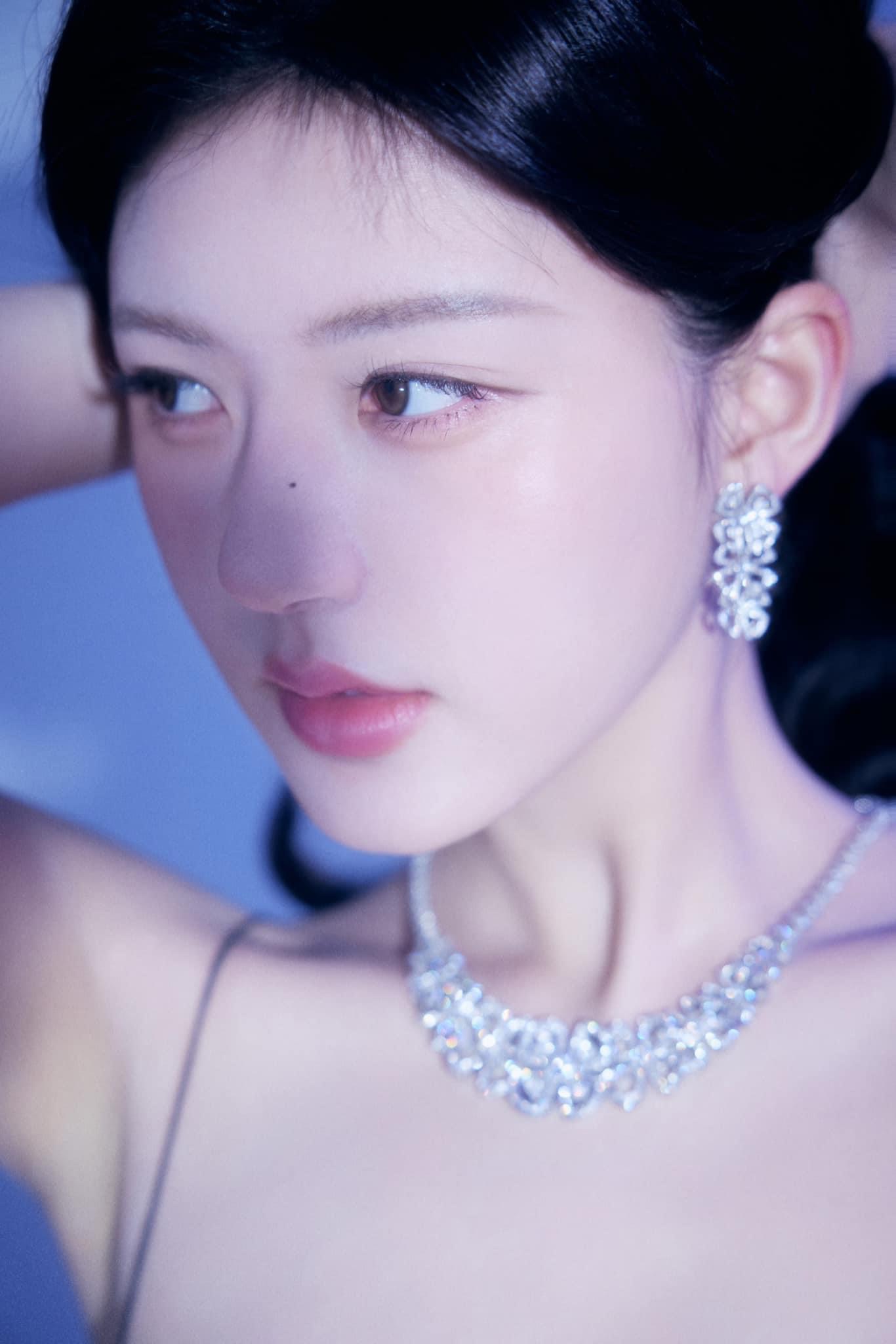 Tiểu Hoa đ&aacute;n Triệu Lộ Tư v&agrave; Ngu Thư H&acirc;n tranh Top 1, Bạch Lộc g&acirc;y tranh c&atilde;i - Ảnh 1.