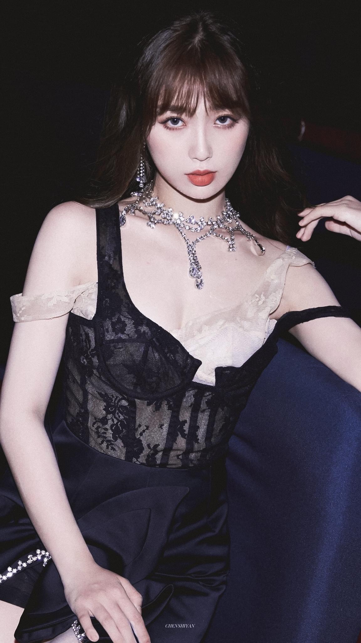 Tiểu Hoa đ&aacute;n Triệu Lộ Tư v&agrave; Ngu Thư H&acirc;n tranh Top 1, Bạch Lộc g&acirc;y tranh c&atilde;i - Ảnh 6.