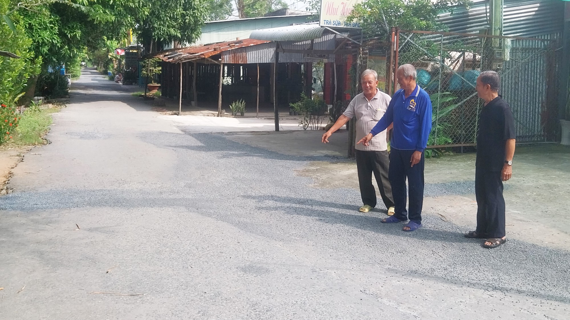 Gặp gỡ những nông dân mê vá đường ở Đồng Tháp - Ảnh 1. Gặp gỡ những nông dân mê vá đường ở Đồng Tháp - Ảnh 1.