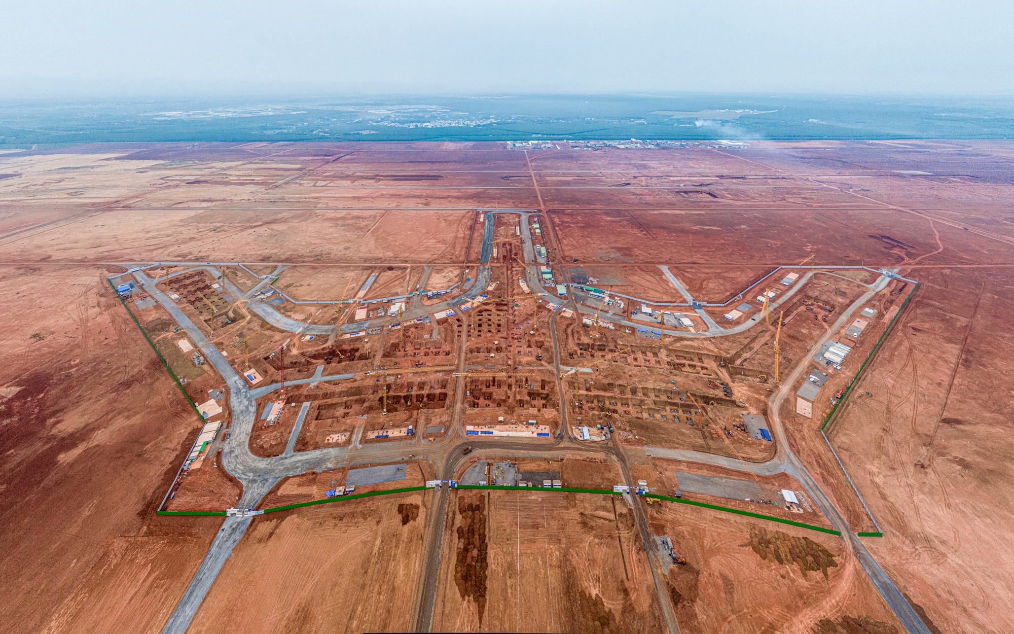 Lộ diện h&igrave;nh hoa sen ở nh&agrave; ga h&agrave;nh kh&aacute;ch s&acirc;n bay Long Th&agrave;nh