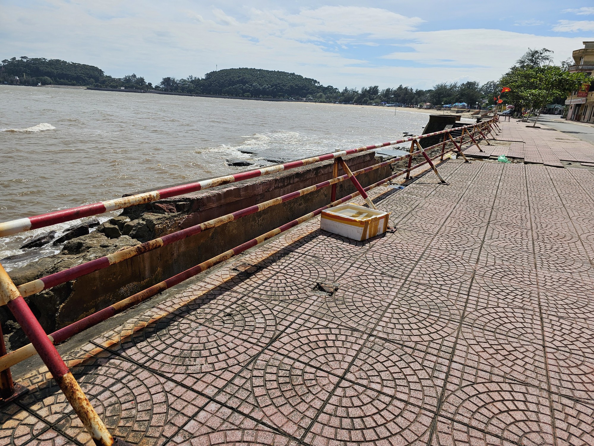 Hải Ph&ograve;ng: Nhiều c&ocirc;ng tr&igrave;nh tr&aacute;i ph&eacute;p ở quận Đồ Sơn xuống cấp trước khi bị thu hồi - Ảnh 6.