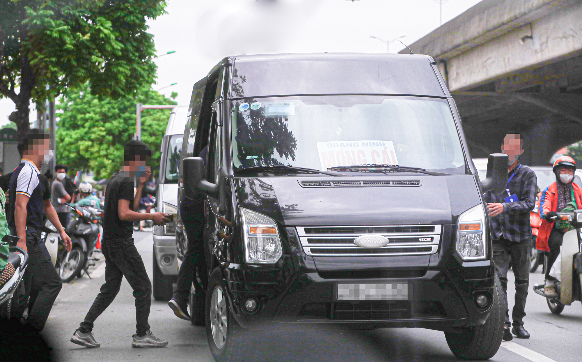 Ngăn vi phạm từ gốc với xe hợp đồng  - Ảnh 1.