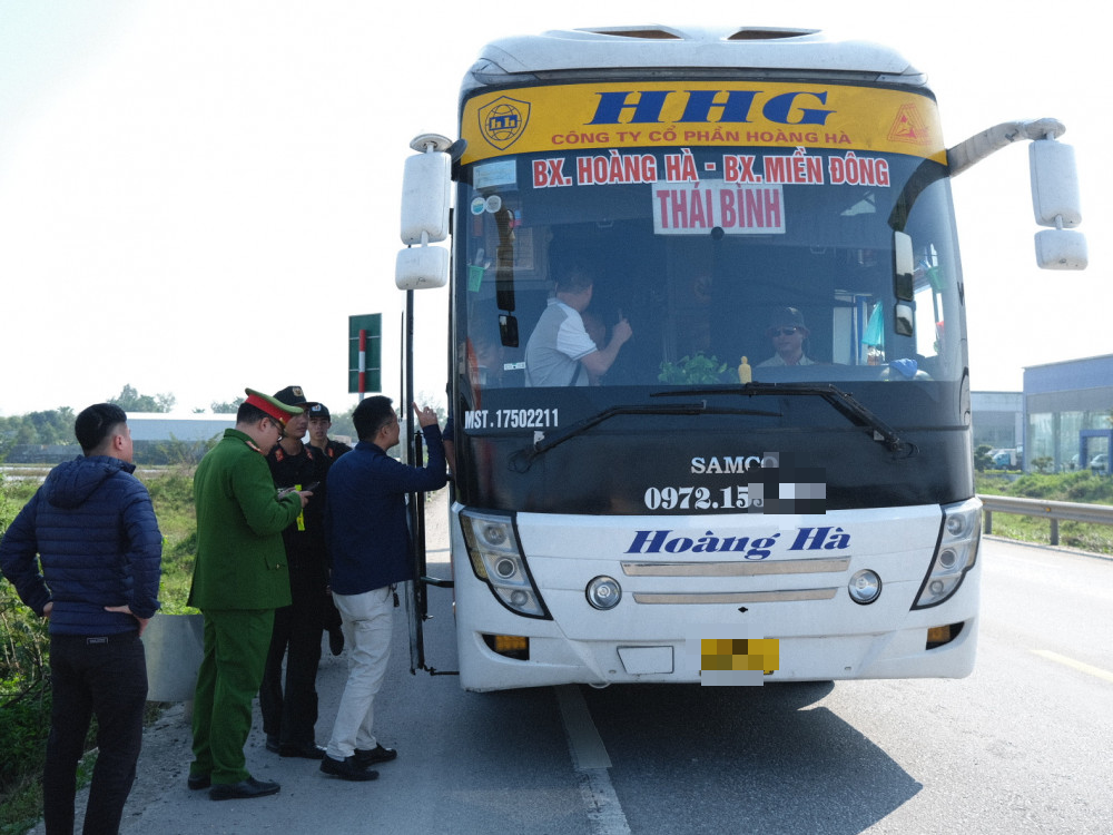 Công an Hà Tĩnh huy động 2.000 công an truy bắt 2 phạm nhân trốn trại - Ảnh 2. Công an Hà Tĩnh huy động 2.000 công an truy bắt 2 phạm nhân trốn trại - Ảnh 2.