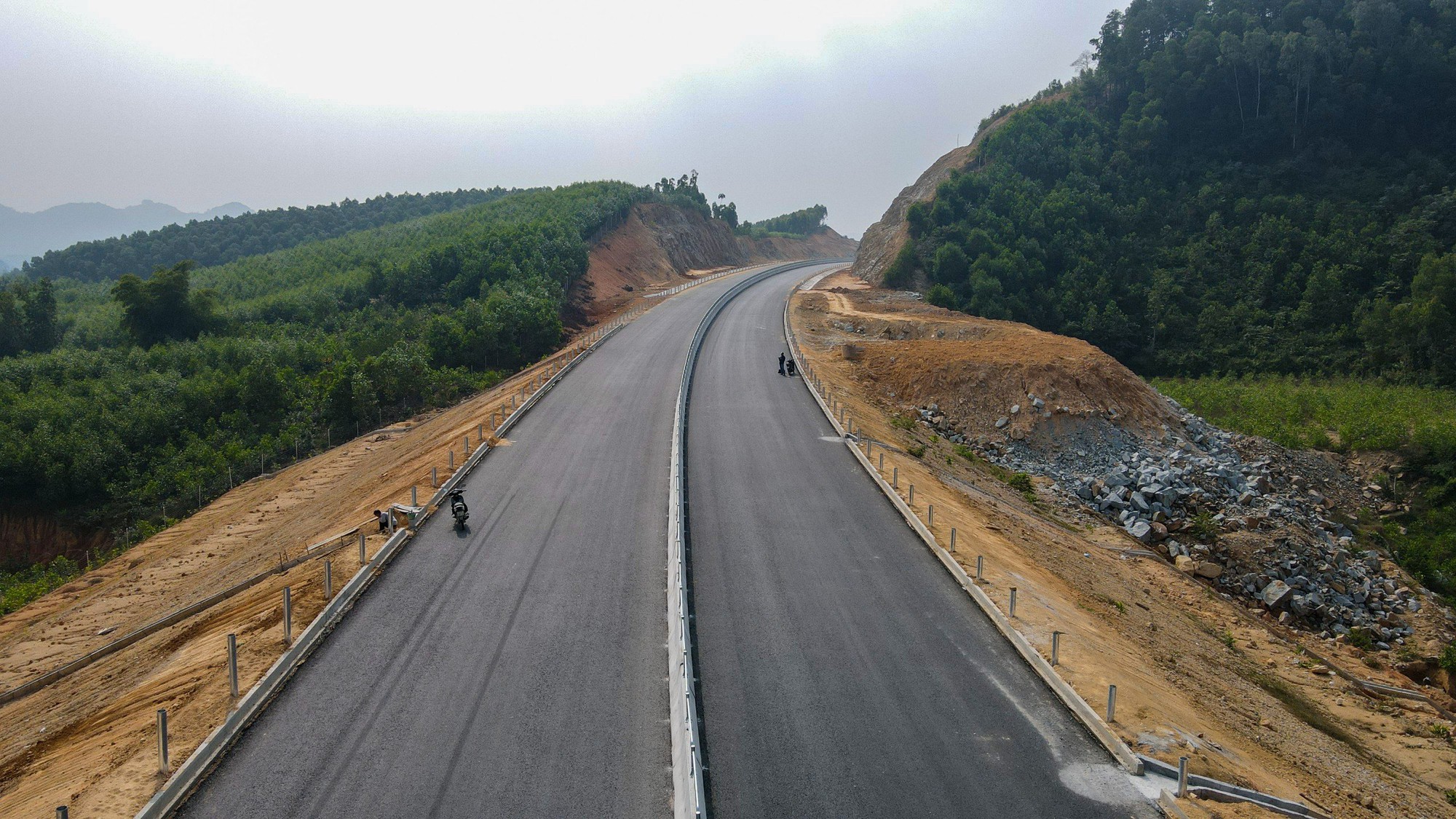 Hối hả c&aacute;n đ&iacute;ch cao tốc Tuy&ecirc;n Quang - Ph&uacute; Thọ - Ảnh 8.