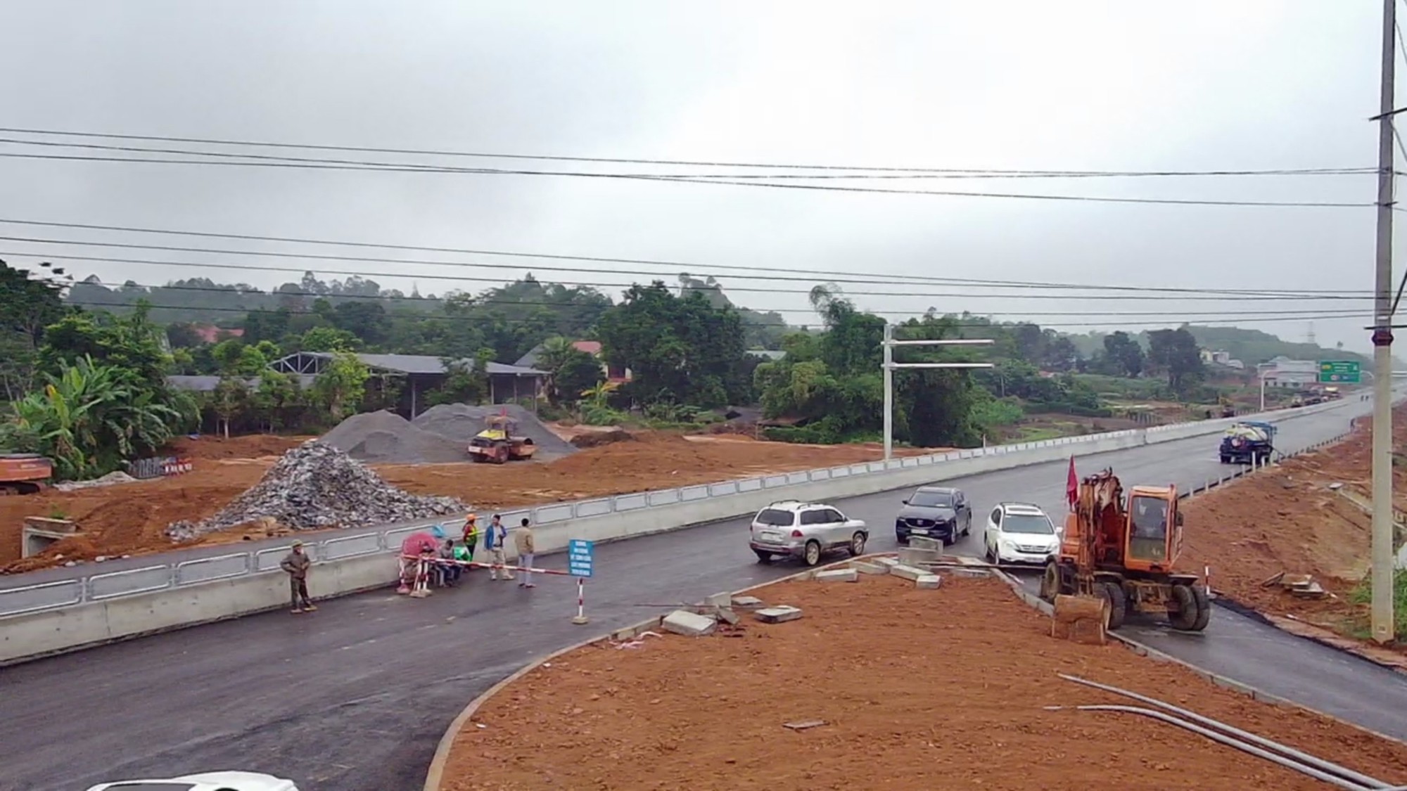 Hối hả c&aacute;n đ&iacute;ch cao tốc Tuy&ecirc;n Quang - Ph&uacute; Thọ - Ảnh 10.