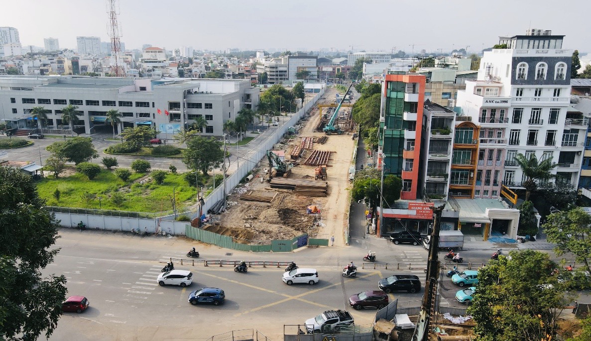 Lộ diện những h&igrave;nh ảnh đầu ti&ecirc;n của hầm chui tr&ecirc;n đường xuy&ecirc;n s&acirc;n bay T&acirc;n Sơn Nhất  - Ảnh 11.