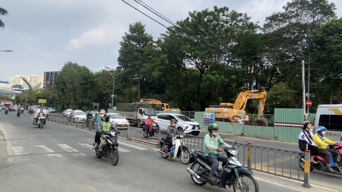 Những h&igrave;nh ảnh đầu ti&ecirc;n lộ diện hầm chui tr&ecirc;n tuyến đường xuy&ecirc;n s&acirc;n bay T&acirc;n Sơn Nhất  - Ảnh 1.