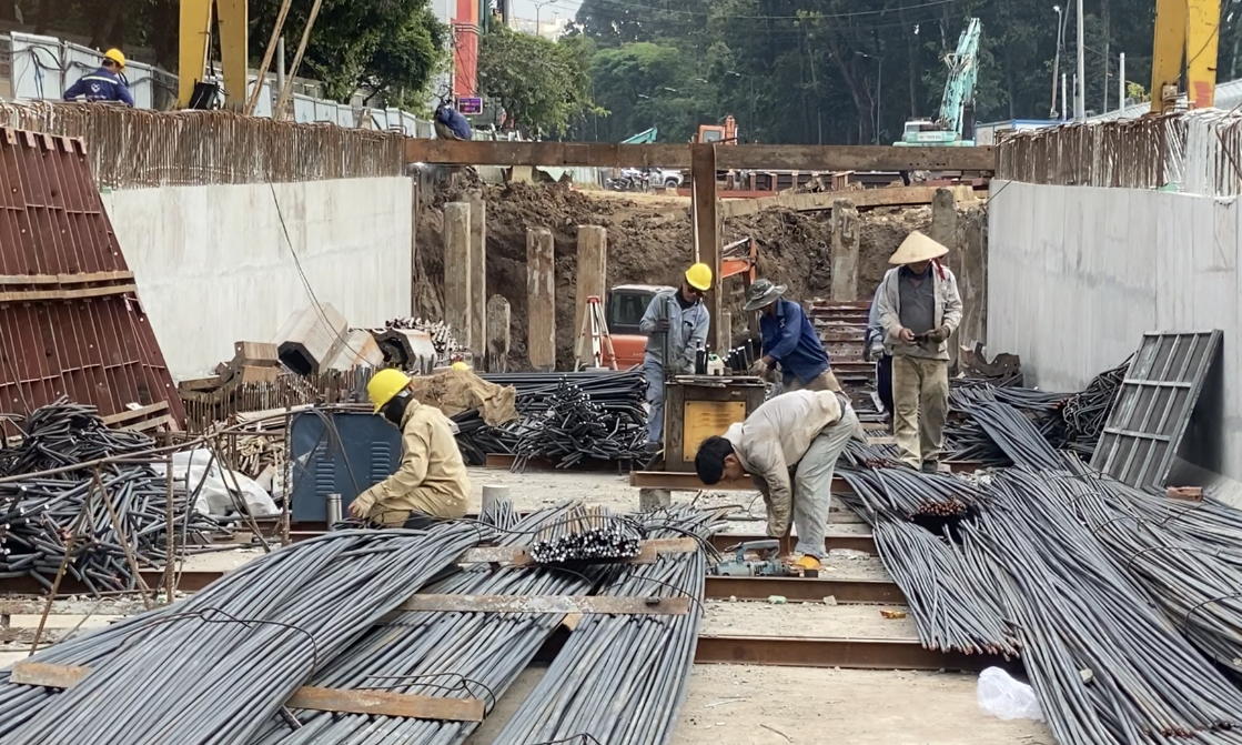 Những h&igrave;nh ảnh đầu ti&ecirc;n lộ diện hầm chui tr&ecirc;n tuyến đường xuy&ecirc;n s&acirc;n bay T&acirc;n Sơn Nhất  - Ảnh 4.