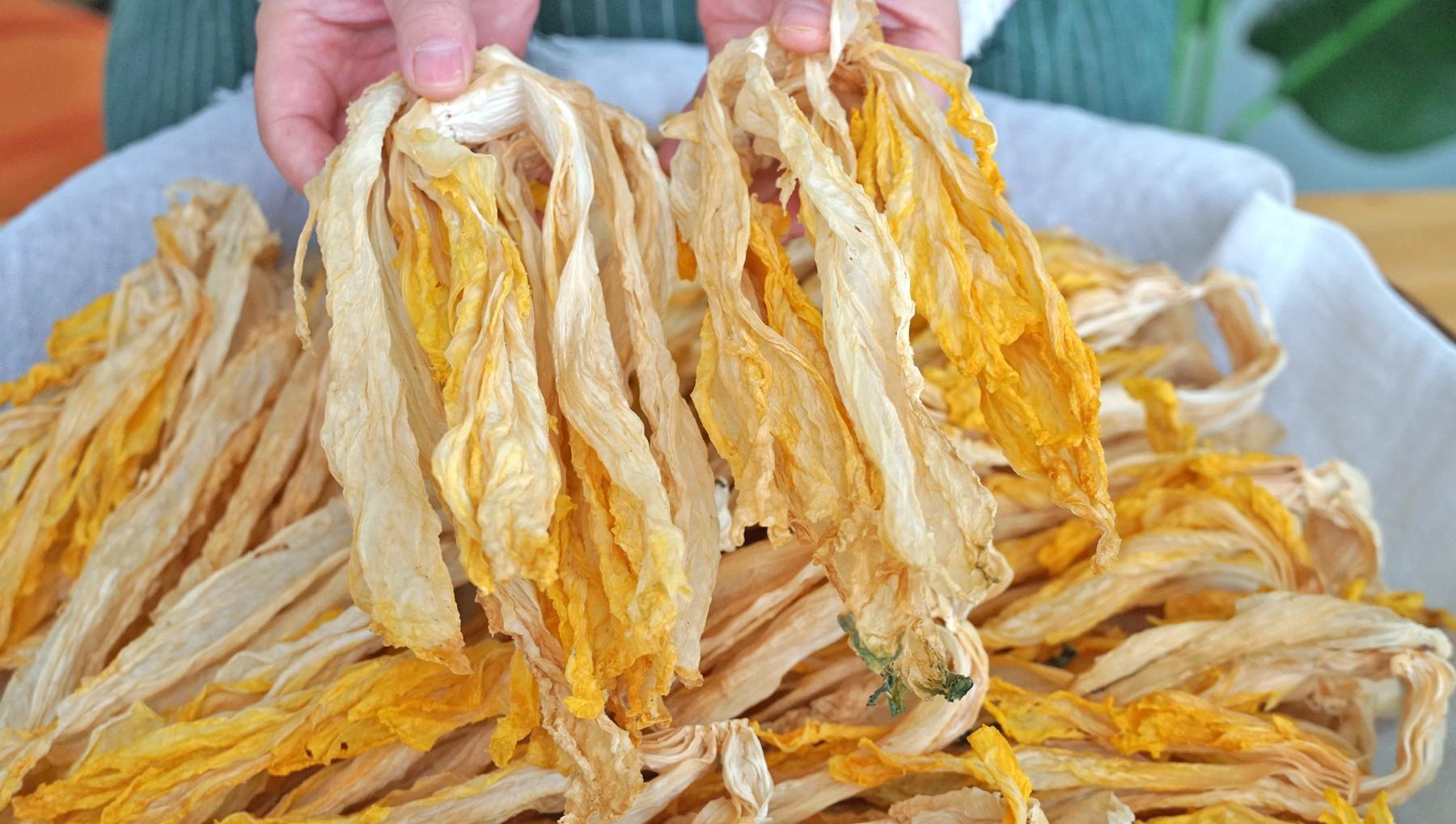  Loại rau cần ăn mạnh v&agrave;o m&ugrave;a đ&ocirc;ng, 1 nhuận tr&agrave;ng, 2 dưỡng da, 3 thải độc, phơi kh&ocirc; hầm si&ecirc;u thơm - Ảnh 18.