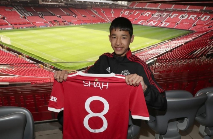 Thần đồng gốc Việt Nam đang chơi bóng cho MU là ai? - Ảnh 1. Thần đồng gốc Việt Nam đang chơi bóng cho MU là ai? - Ảnh 1.