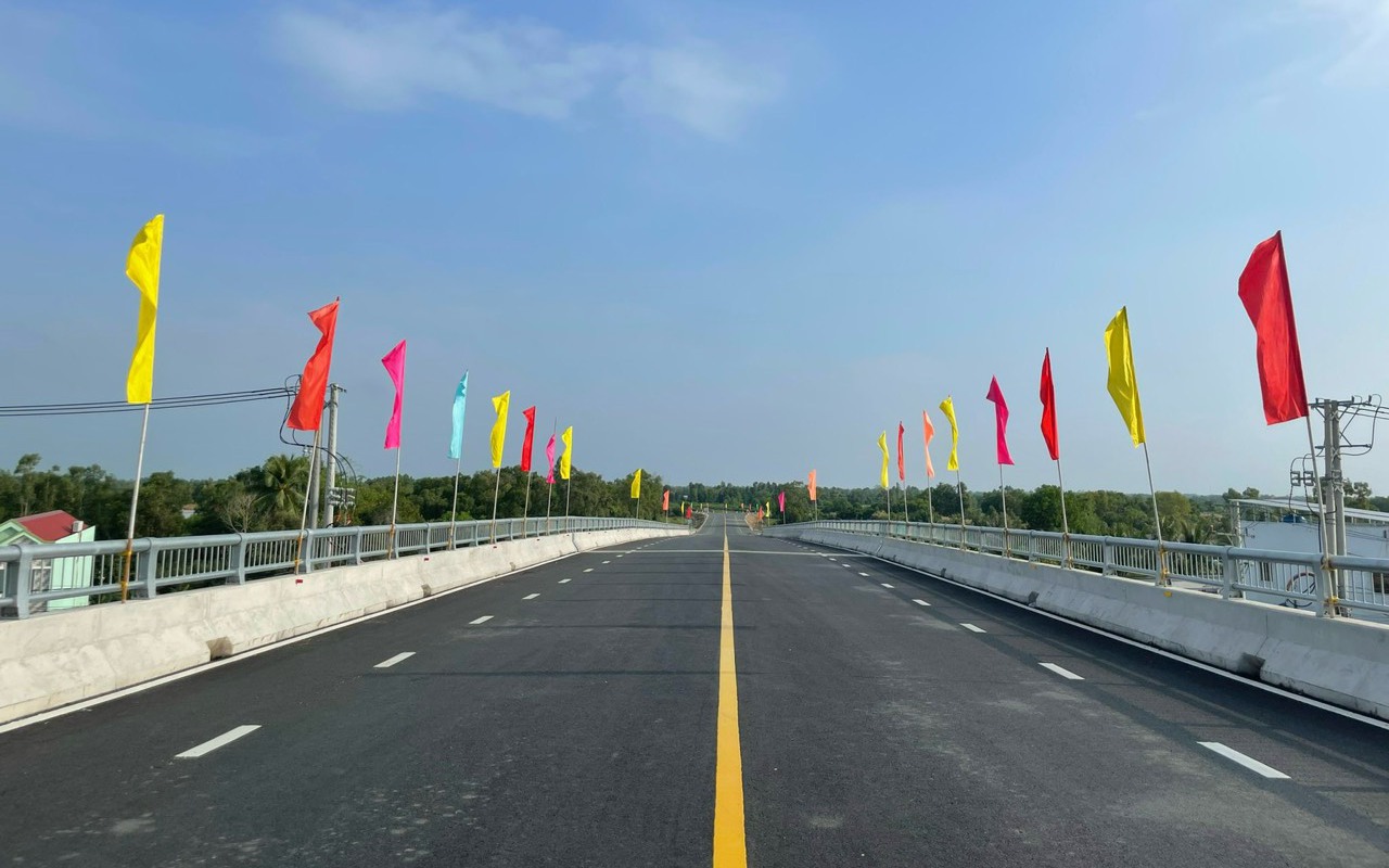 Từ ng&agrave;y mai (10/12), đưa v&agrave;o khai th&aacute;c tuyến tr&aacute;nh QL1A qua C&agrave; Mau