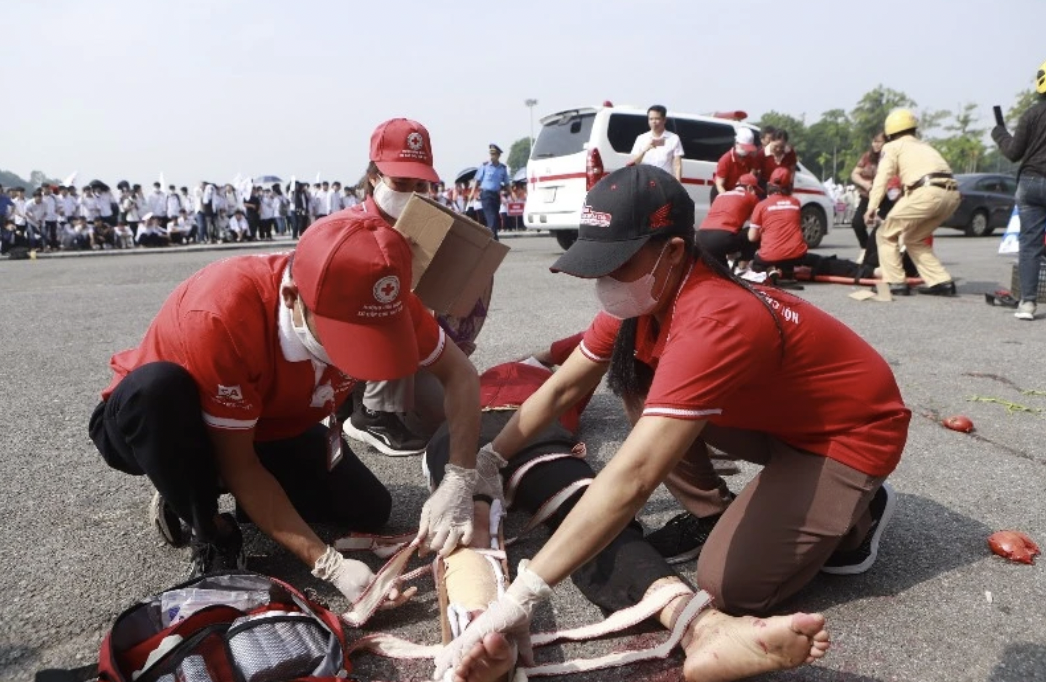 Sơ cấp cứu nạn nh&acirc;n tai nạn giao th&ocirc;ng cần lưu &yacute; điều g&igrave;? - Ảnh 1.