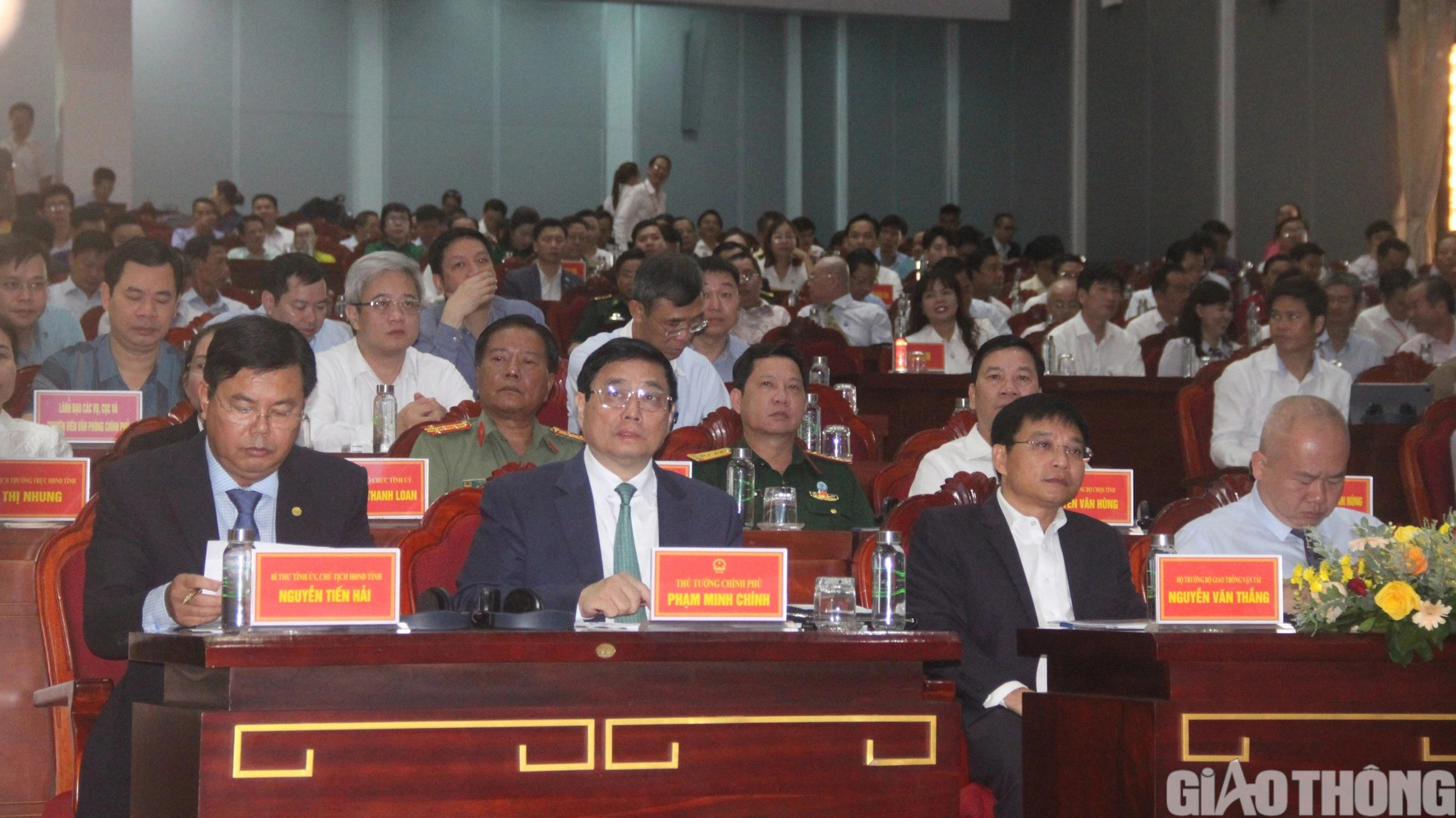 Thủ tướng Ch&iacute;nh phủ: Đường cao tốc phải l&agrave;m đến tận Đất Mũi - Ảnh 2.