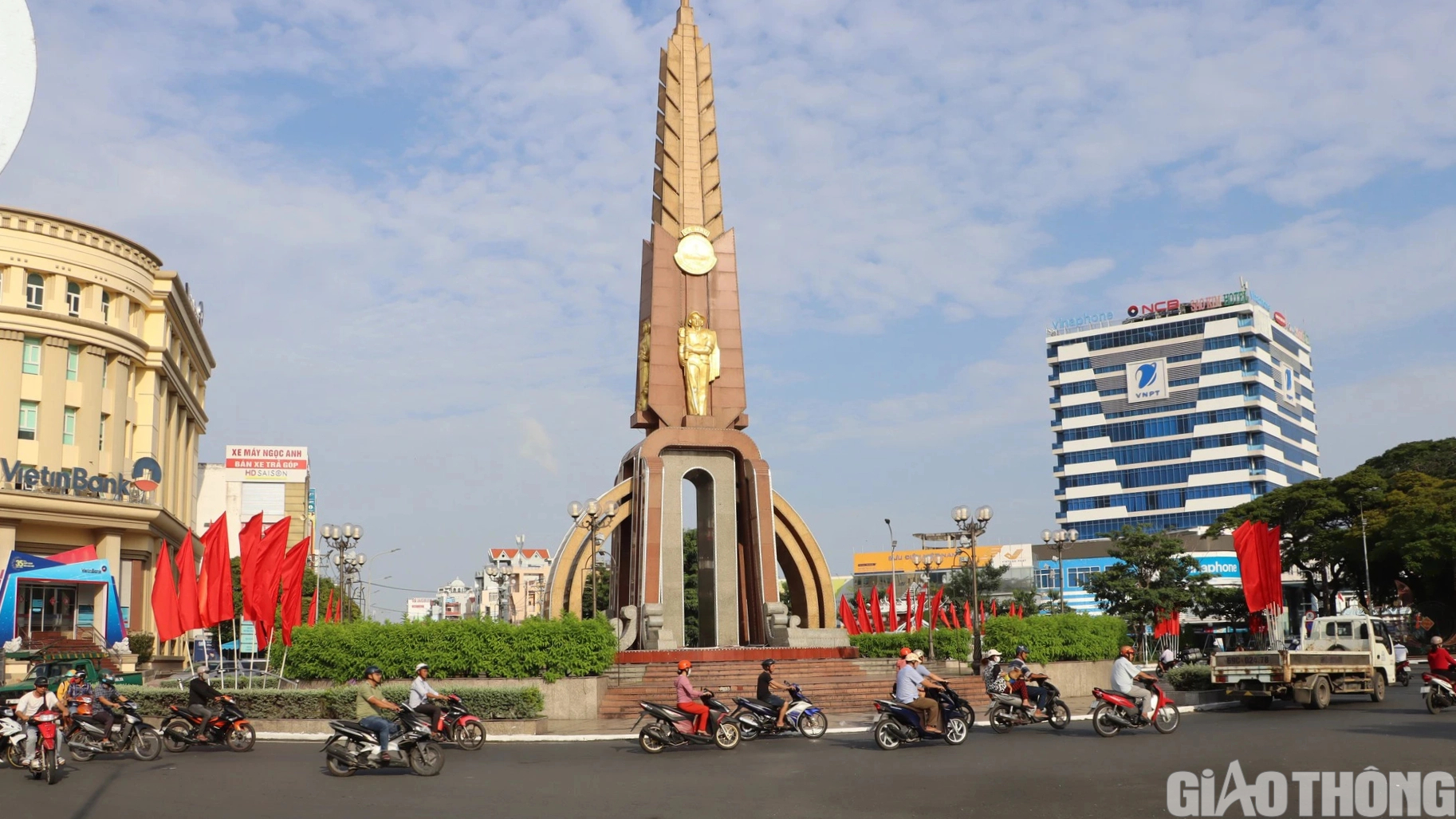 Thủ tướng Ch&iacute;nh phủ: Đường cao tốc phải l&agrave;m đến tận Đất Mũi - Ảnh 3.