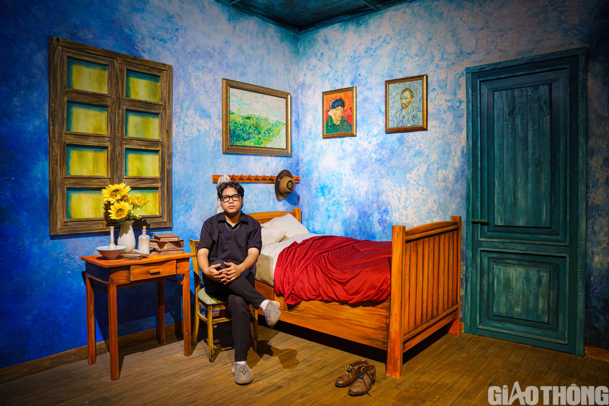 Giới trẻ thích thú với triển lãm nghệ thuật đa giác quan Van Gogh - Ảnh 8. Giới trẻ thích thú với triển lãm nghệ thuật đa giác quan Van Gogh - Ảnh 8.