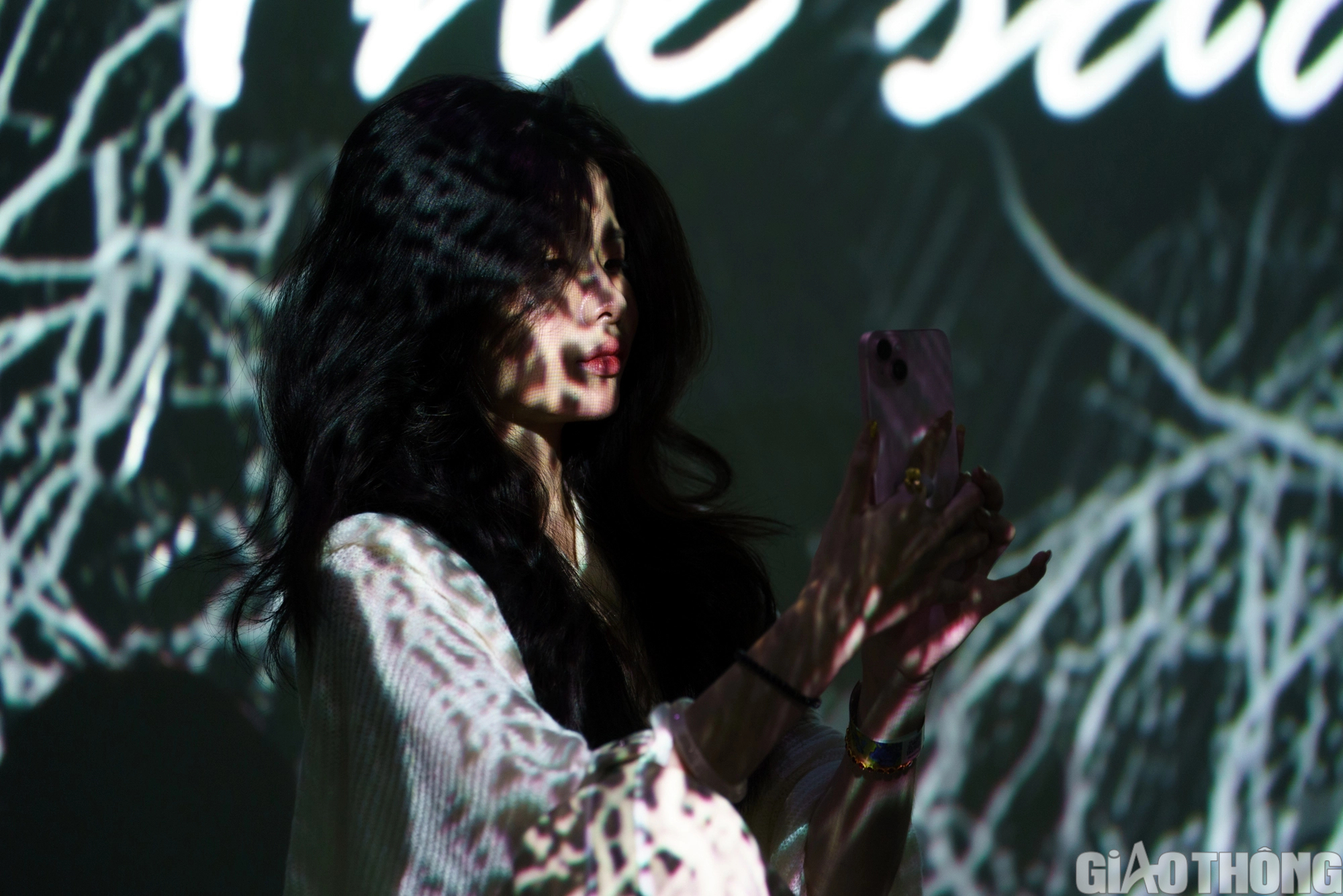 Giới trẻ thích thú với triển lãm nghệ thuật đa giác quan Van Gogh - Ảnh 12. Giới trẻ thích thú với triển lãm nghệ thuật đa giác quan Van Gogh - Ảnh 12.