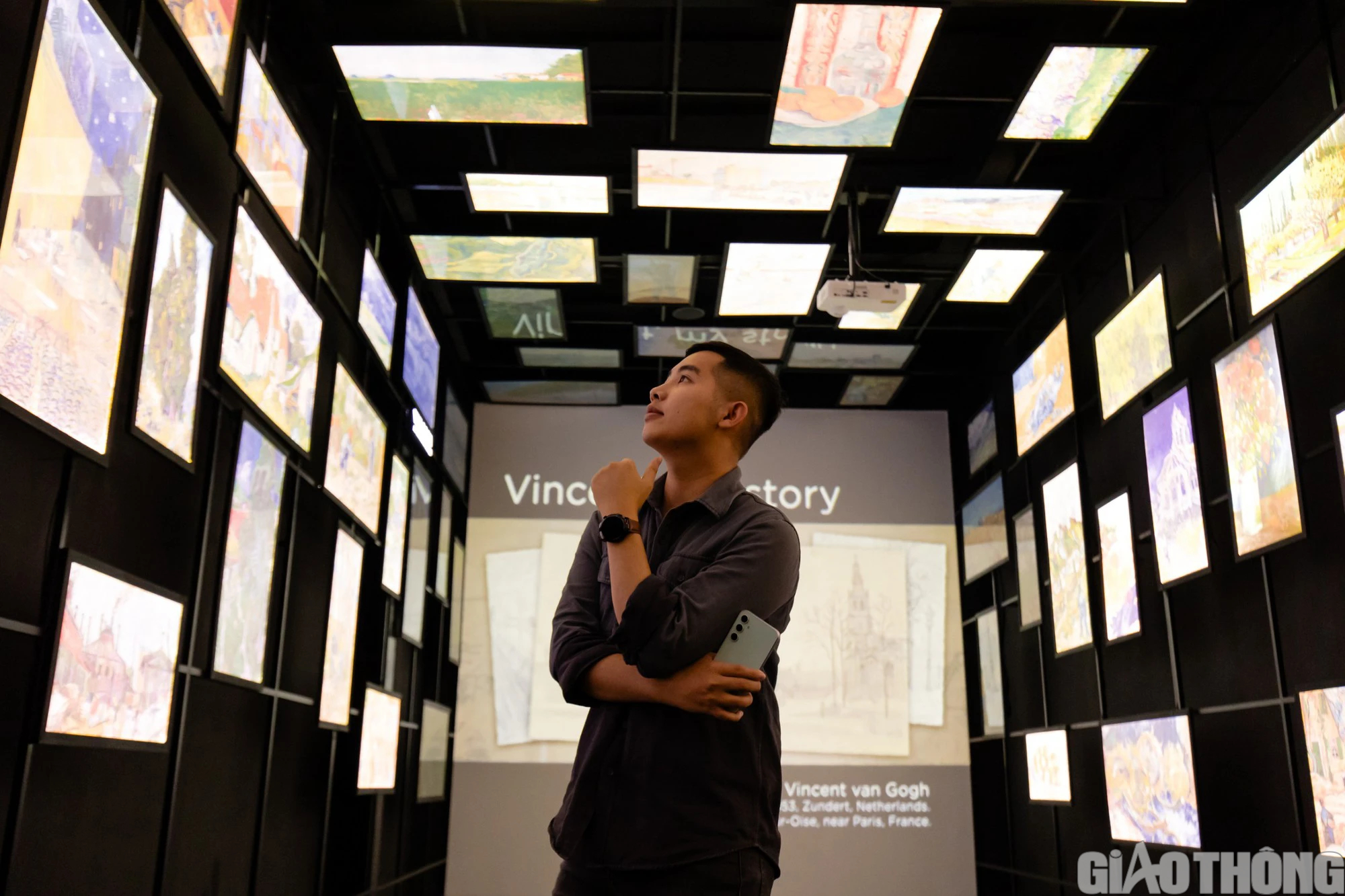 Giới trẻ thích thú với triển lãm nghệ thuật đa giác quan Van Gogh - Ảnh 14. Giới trẻ thích thú với triển lãm nghệ thuật đa giác quan Van Gogh - Ảnh 14.