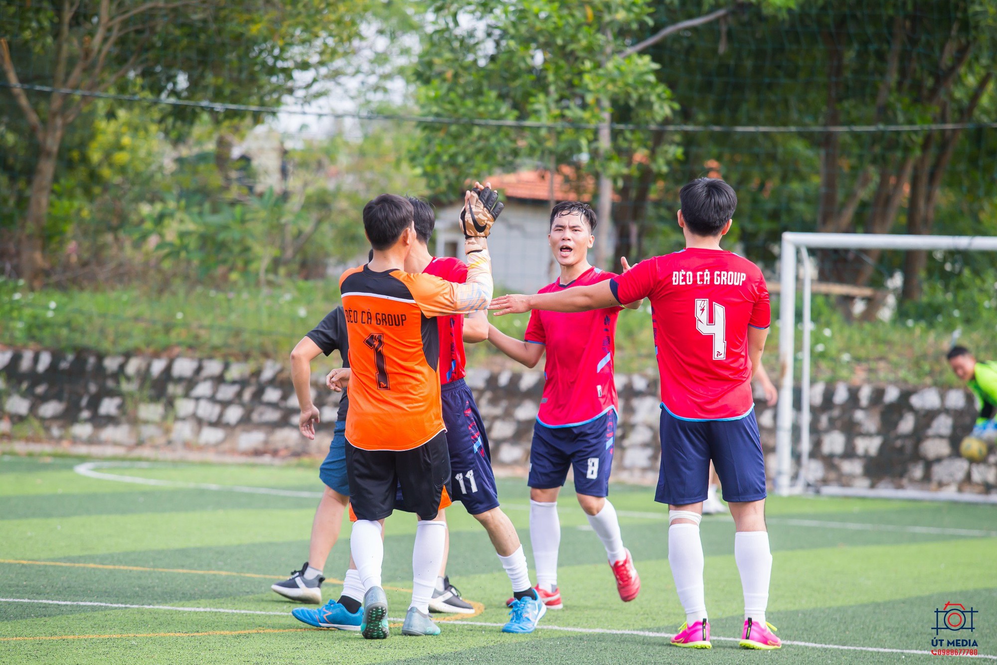 11 nh&agrave; thầu, tư vấn gi&aacute;m s&aacute;t cao tốc Ch&iacute; Thạnh - V&acirc;n Phong tranh t&agrave;i b&oacute;ng đ&aacute; - Ảnh 3.