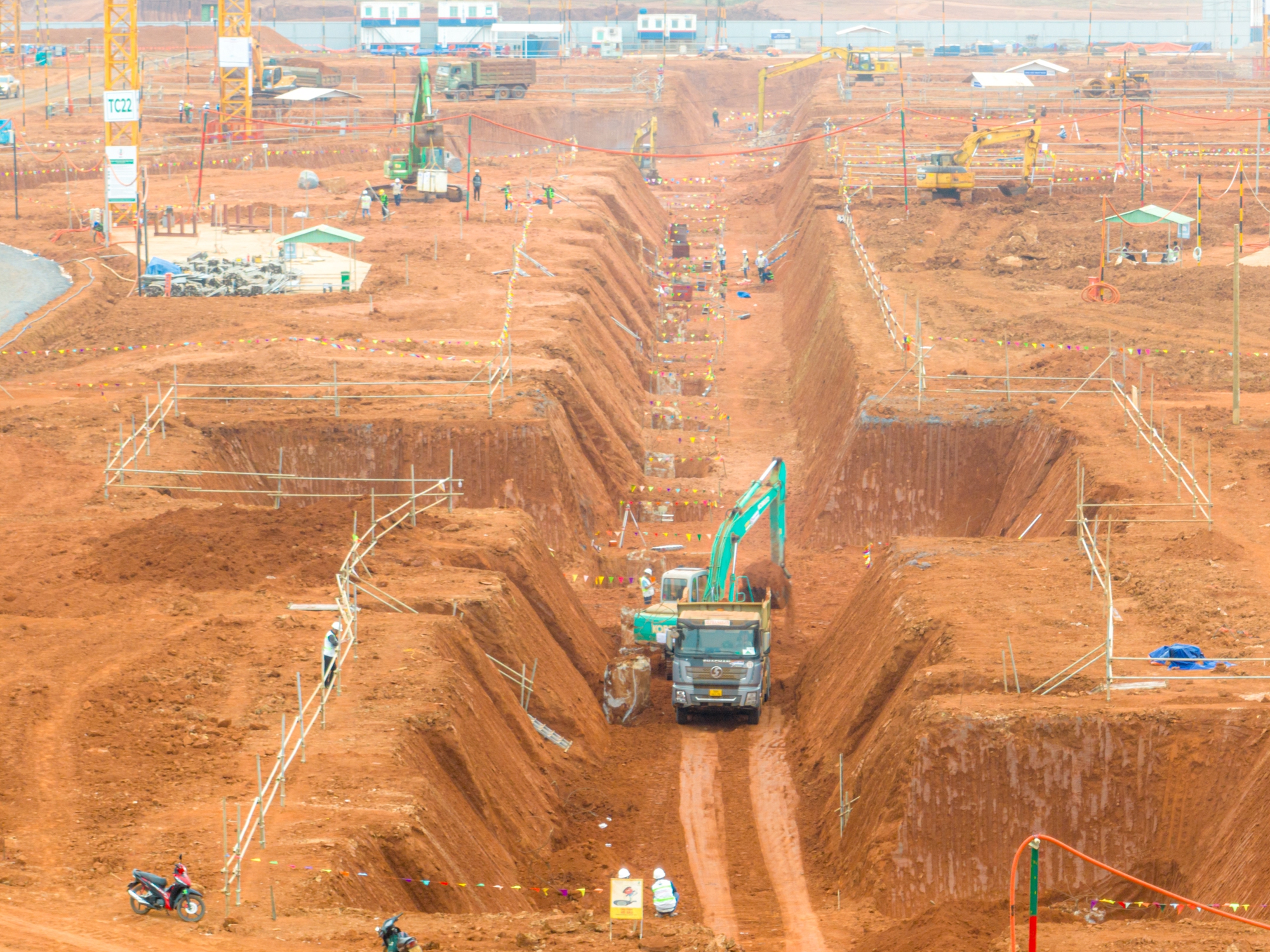Cuối th&aacute;ng 12 sẽ b&agrave;n giao đất cao su để thi c&ocirc;ng đường T2 kết nối s&acirc;n bay Long Th&agrave;nh - Ảnh 3.