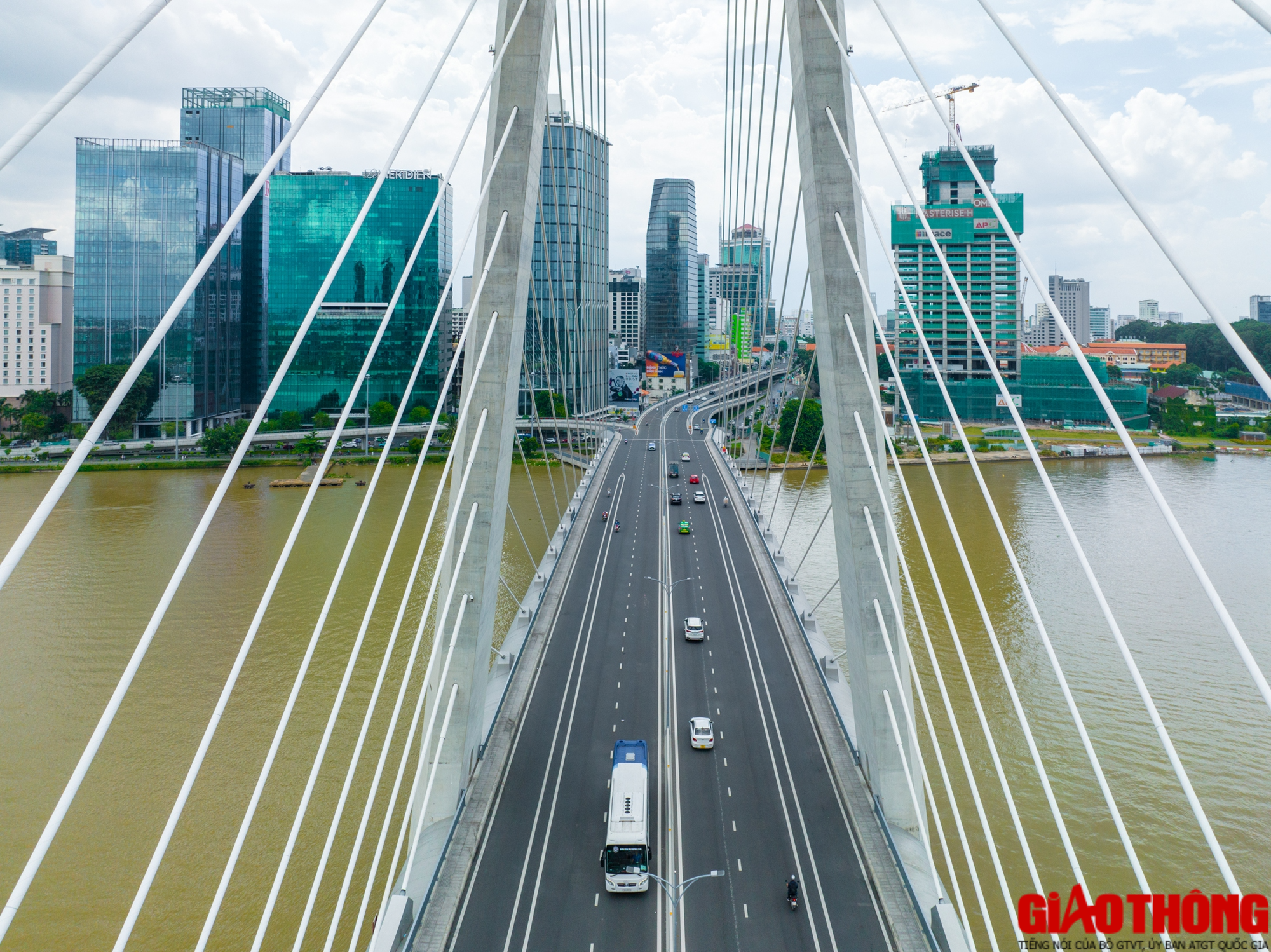 Những c&acirc;y cầu biểu tượng, tạo điểm nhấn cho TP.HCM - Ảnh 11.