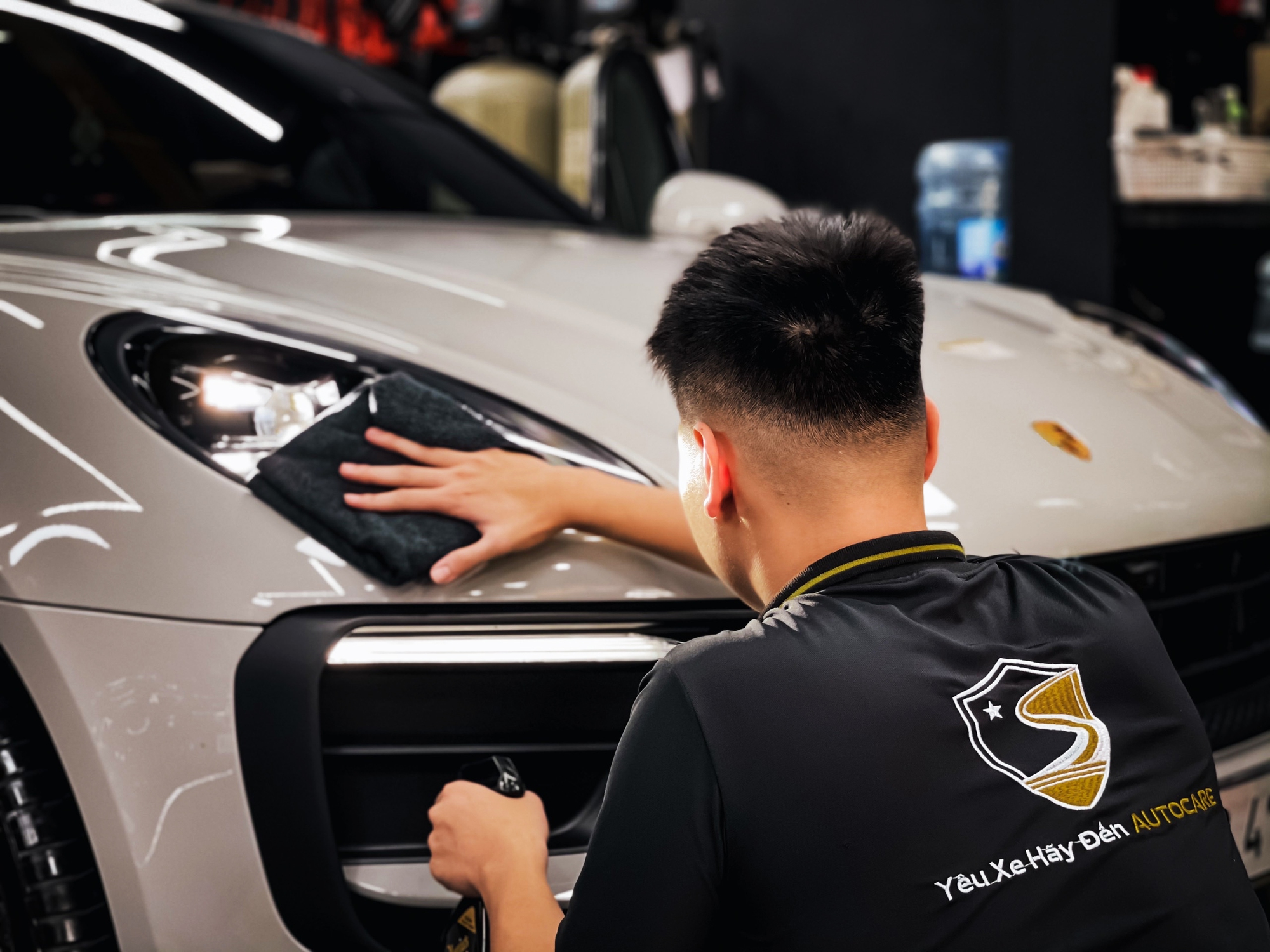 BÍ KÍP CHĂM SÓC XE SIÊU SANG CHO CHỦ NHÂN SIÊU VIP - Ảnh 6. BÍ KÍP CHĂM SÓC XE SIÊU SANG CHO CHỦ NHÂN SIÊU VIP - Ảnh 6.