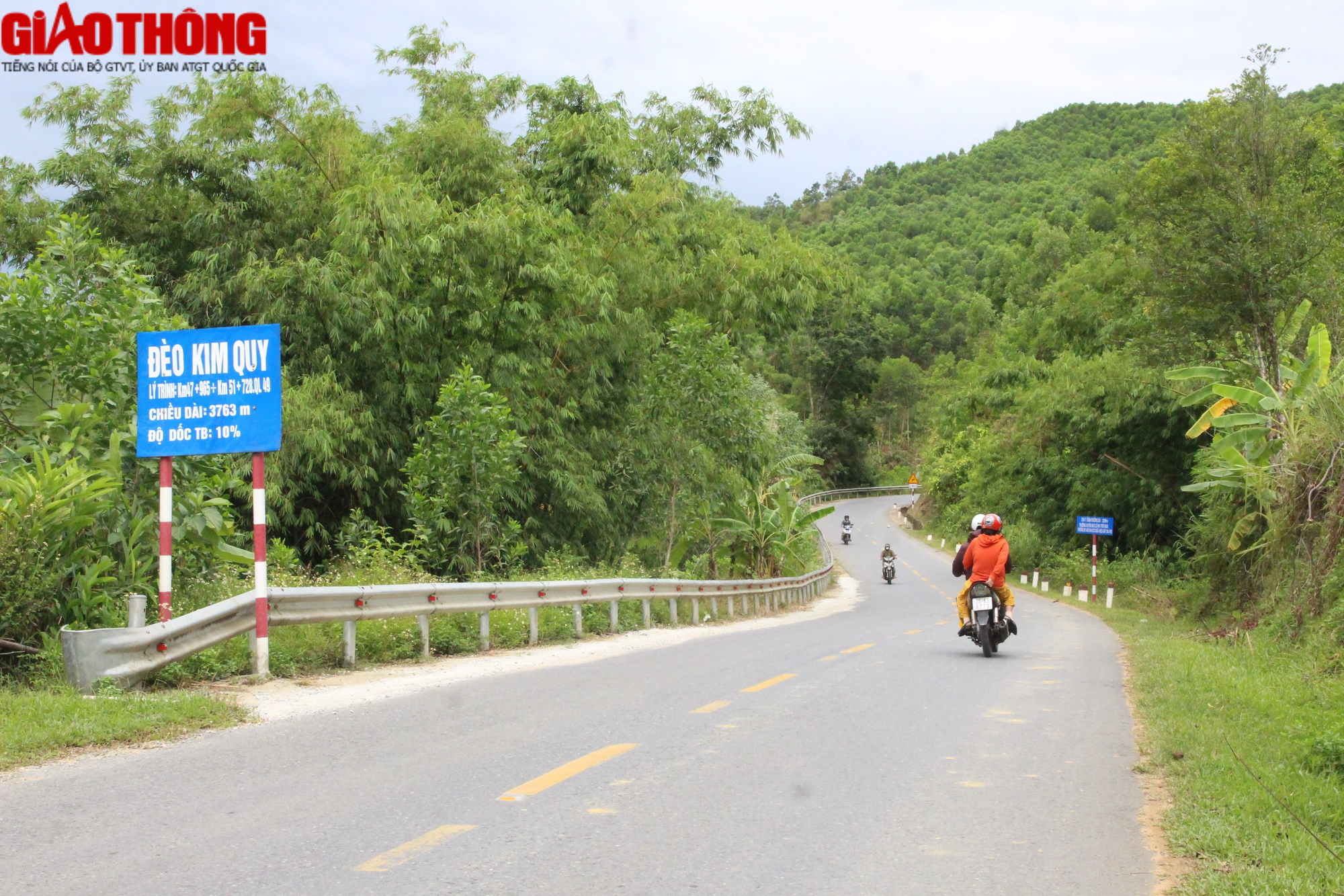 Nối cống, bạt đồi cải tạo h&agrave;ng loạt điểm cua &ldquo;c&ugrave;i chỏ&rdquo; tr&ecirc;n QL49 - Ảnh 5.