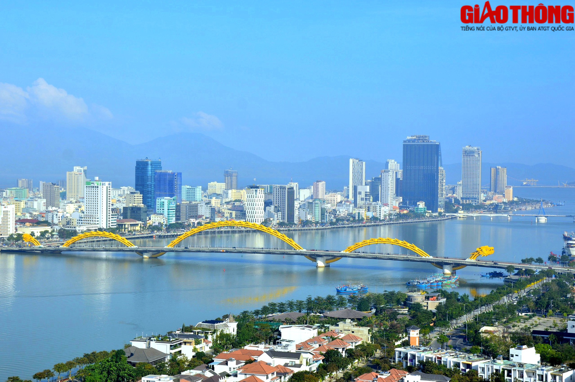 Độc đ&aacute;o những c&acirc;y cầu bắc qua s&ocirc;ng H&agrave;n - Ảnh 8.