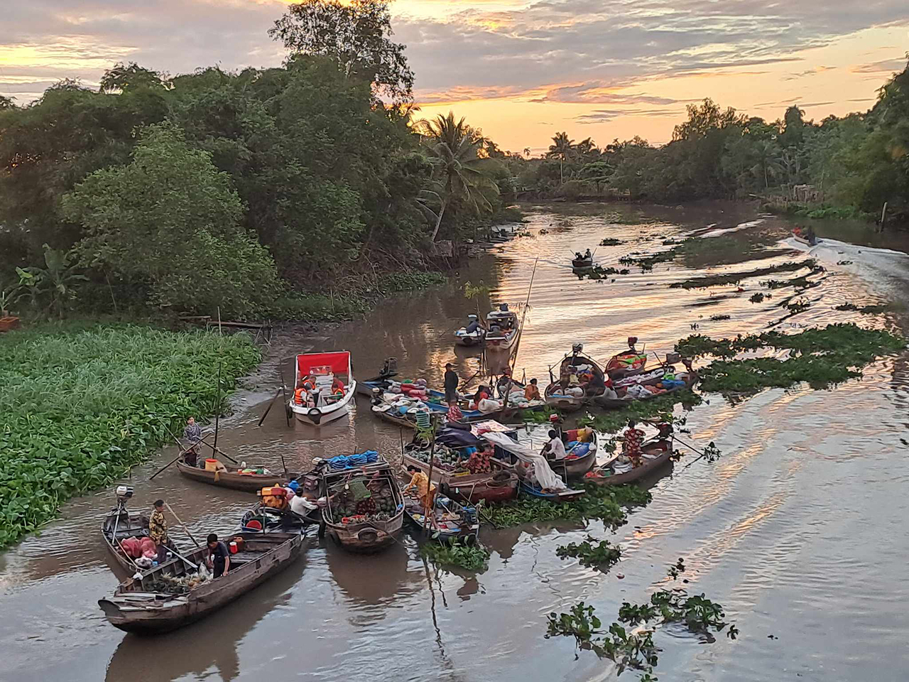 Chợ nổi nức tiếng T&acirc;y Đ&ocirc; ch&igrave;m dần v&agrave;o k&yacute; ức  - Ảnh 2.