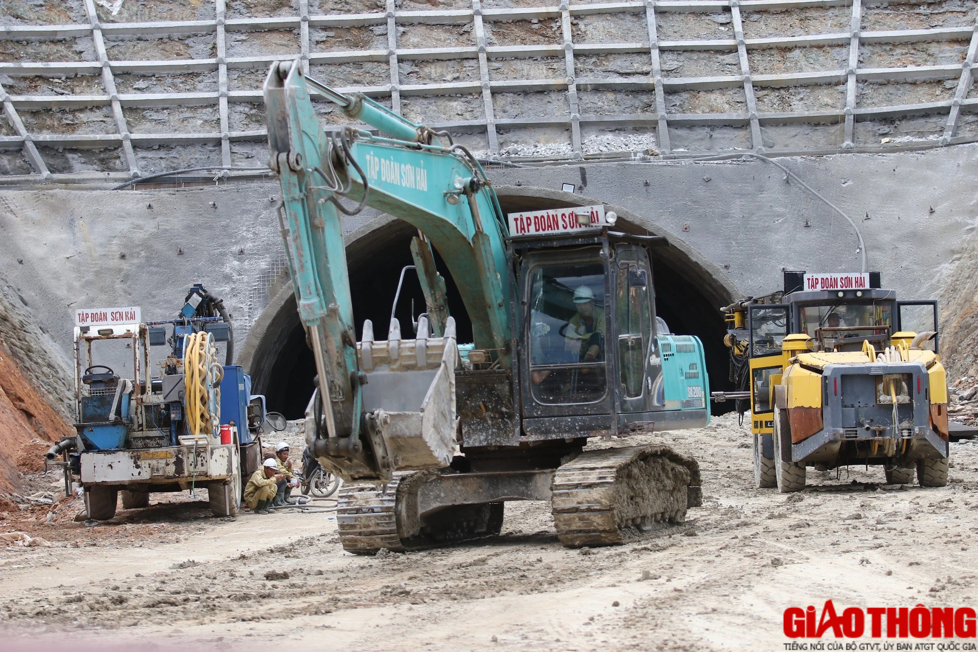 Tiến độ thi c&ocirc;ng hầm Đ&egrave;o Bụt d&agrave;i nhất dự &aacute;n cao tốc Bắc Nam giai đoạn II đang được thi c&ocirc;ng như thế n&agrave;o? - Ảnh 10.