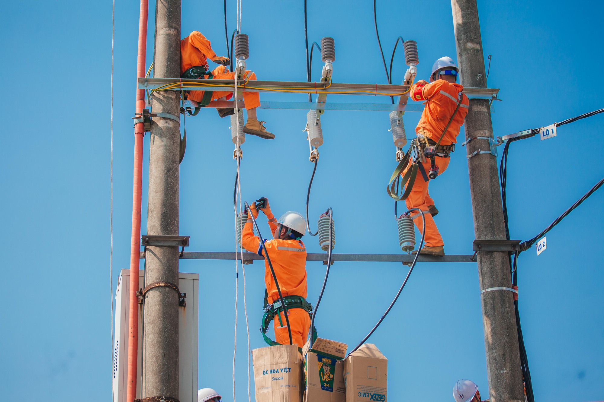 Sửa Luật Điện lực: "Bỏ" độc quyền truyền tải, điện t&aacute;i tạo phải đ&agrave;m ph&aacute;n gi&aacute; - Ảnh 1.