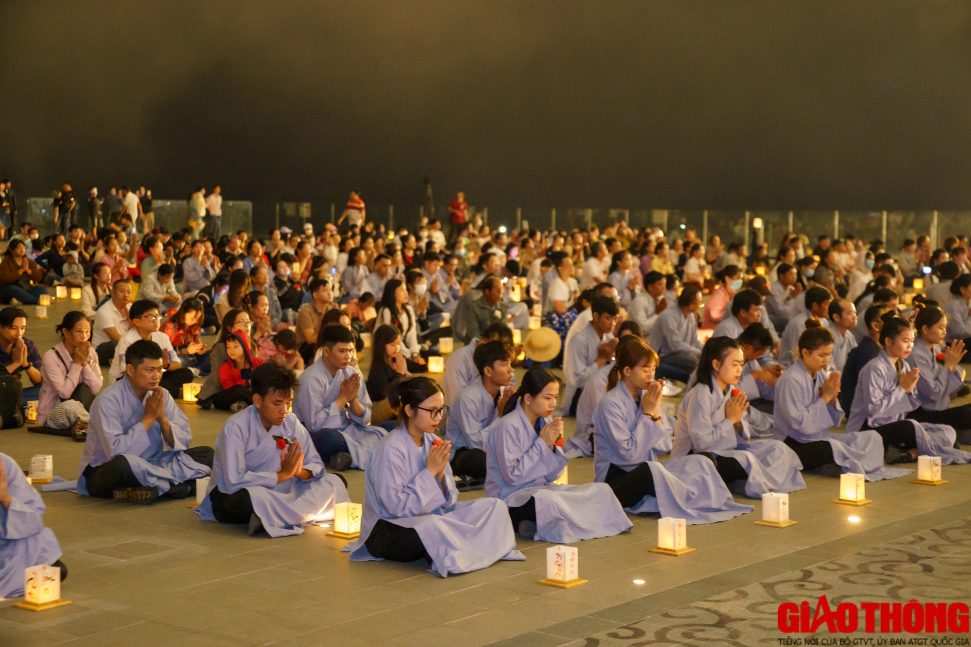 Khoảnh khắc x&uacute;c động mừng lễ Vu Lan tại n&uacute;i B&agrave; Đen - Ảnh 10.