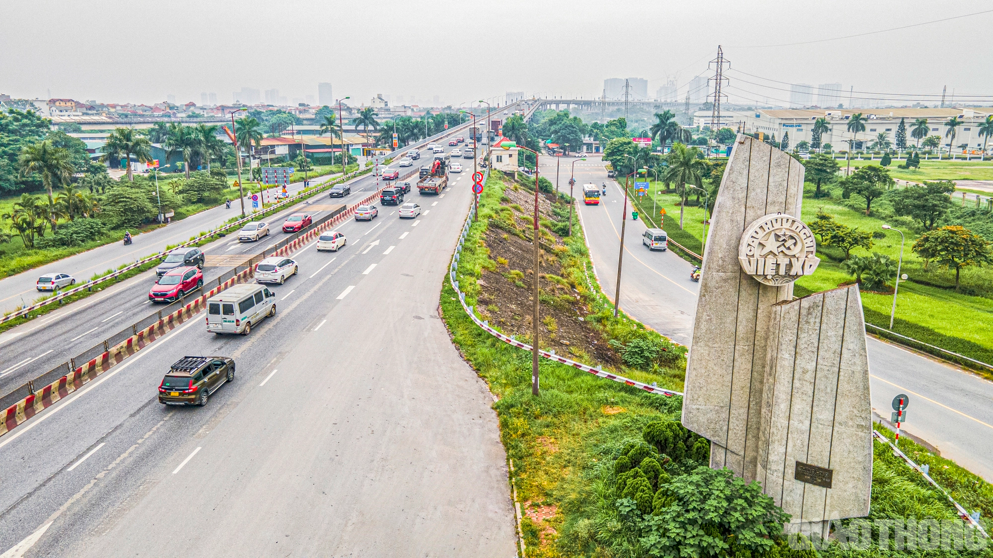 Những c&acirc;y c&acirc;u biểu tượng ở H&agrave; Nội - Ảnh 17.