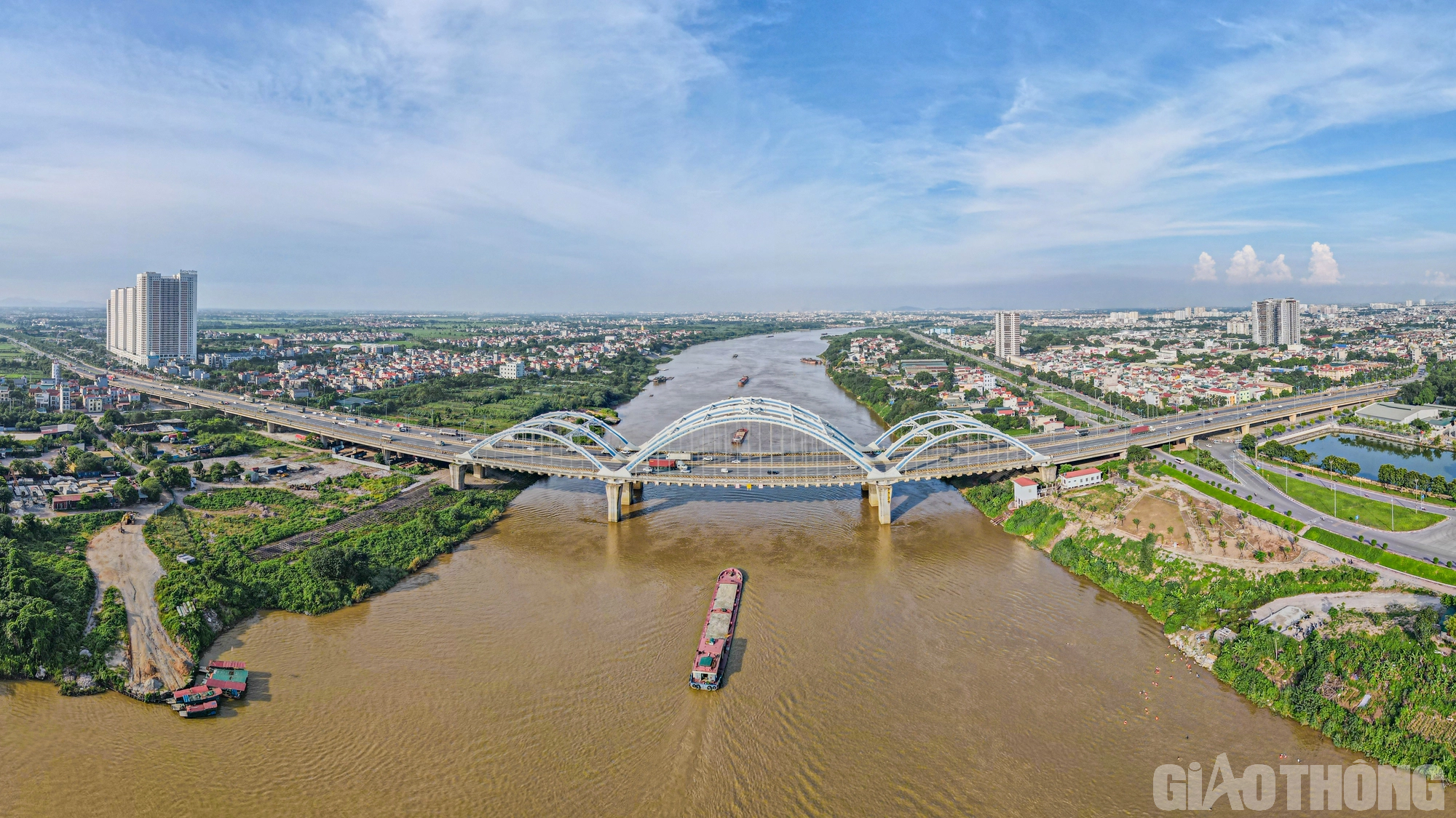 Những c&acirc;y c&acirc;u biểu tượng ở H&agrave; Nội - Ảnh 40.