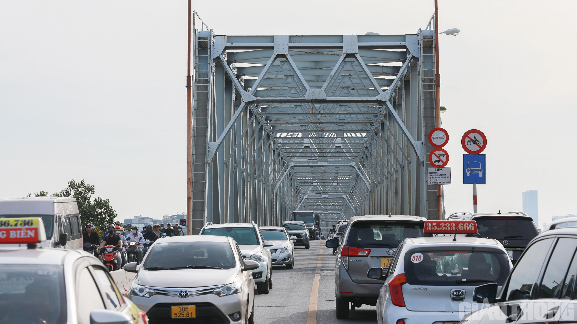 Những c&acirc;y c&acirc;u biểu tượng ở H&agrave; Nội - Ảnh 13.