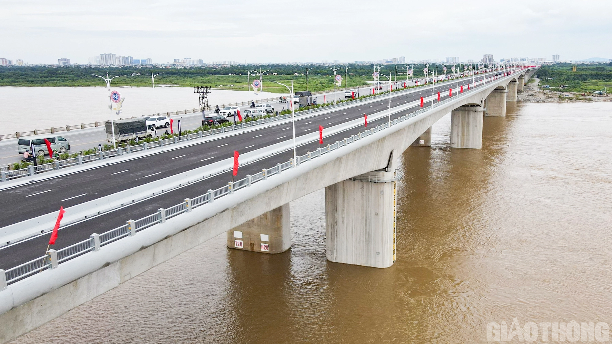 Những c&acirc;y c&acirc;u biểu tượng ở H&agrave; Nội - Ảnh 33.