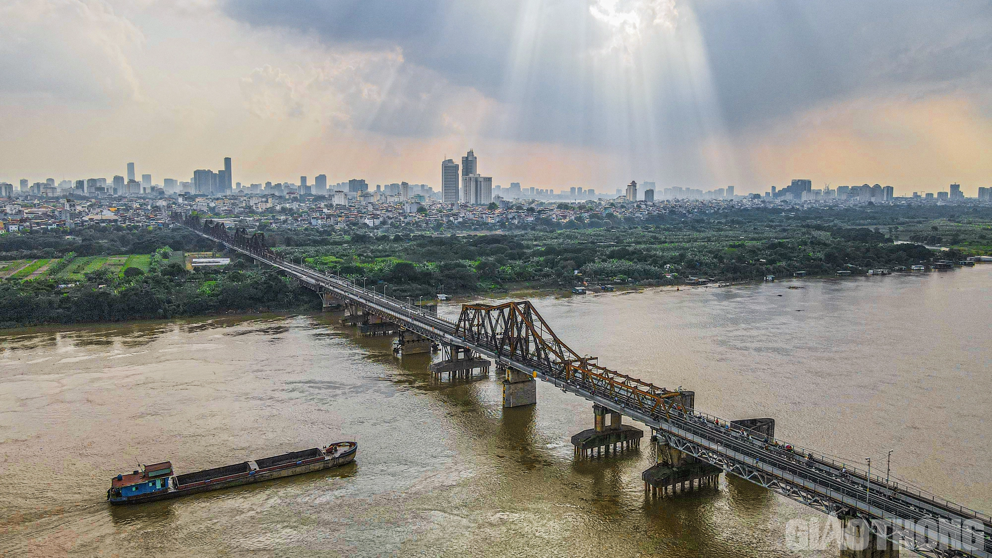 Những c&acirc;y c&acirc;u biểu tượng ở H&agrave; Nội - Ảnh 5.