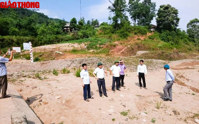 X&acirc;y dựng cầu d&acirc;n sinh vượt lũ th&iacute; điểm tại x&atilde; v&ugrave;ng cao Quảng Trị - Ảnh 1.