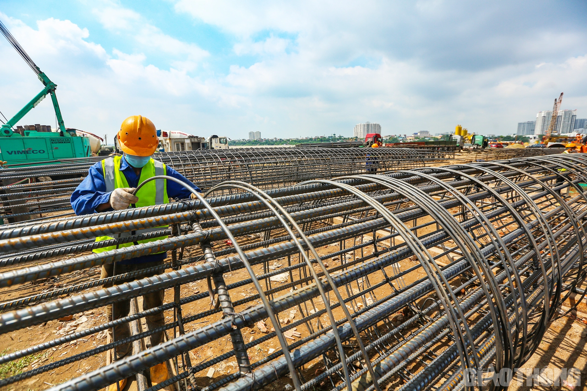 Nh&igrave;n lại gần 3 năm l&agrave;m cầu Vĩnh Tuy 2 - Ảnh 7.