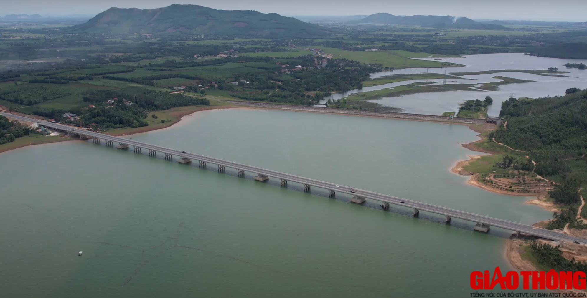 Toàn tuyến cao tốc QL45 - Nghi Sơn trước ngày thông xe - Ảnh 3. Toàn tuyến cao tốc QL45 - Nghi Sơn trước ngày thông xe - Ảnh 3.