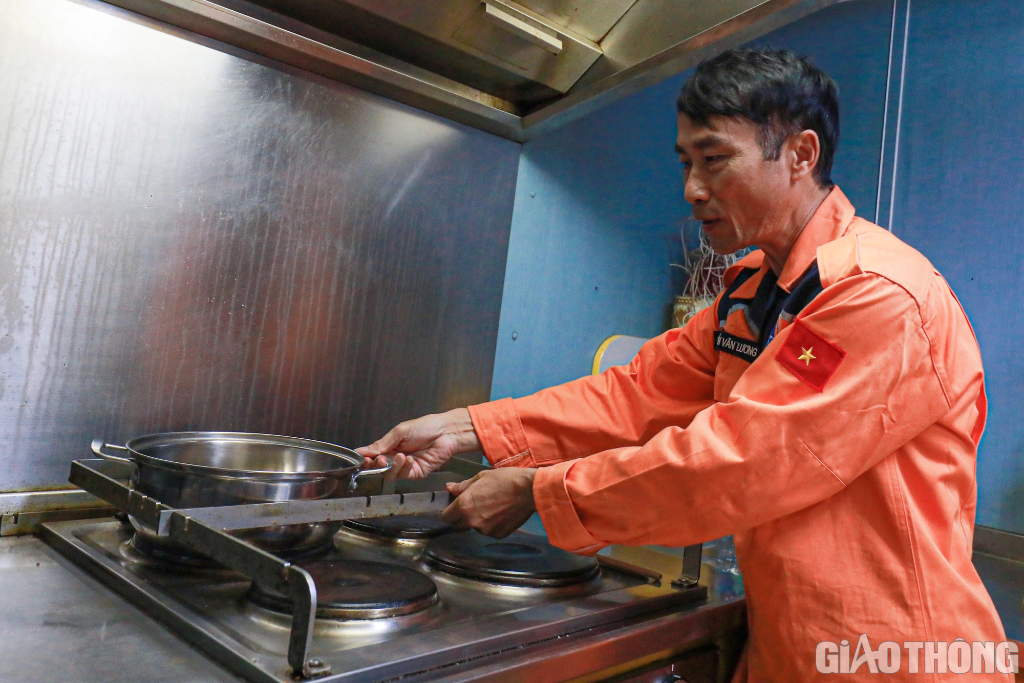 &ldquo;Nội soi&rdquo; t&agrave;u SAR &ndash; Chiến binh tr&ecirc;n biển - Ảnh 8.