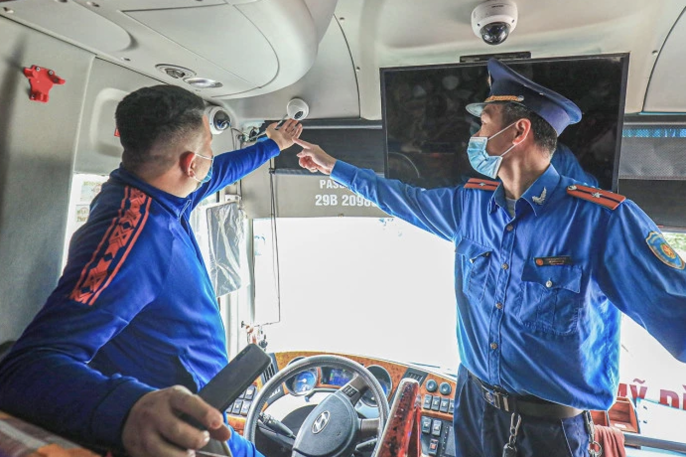 Thu hồi ph&ugrave; hiệu gần 23 ngh&igrave;n phương tiện vi phạm tốc độ - Ảnh 1.