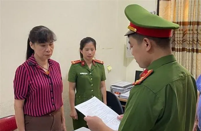 Vụ sạt lở k&egrave; l&agrave;m chết 3 người ở Cao Bằng: Khởi tố th&ecirc;m l&atilde;nh đạo v&agrave; c&aacute;n bộ phường - Ảnh 1.